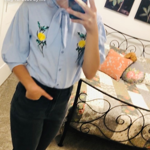 VINTAGE / THRIFTED 🌸 Cottagecore denim button up w/ yellow flower patchwork - Picture 2 of 4